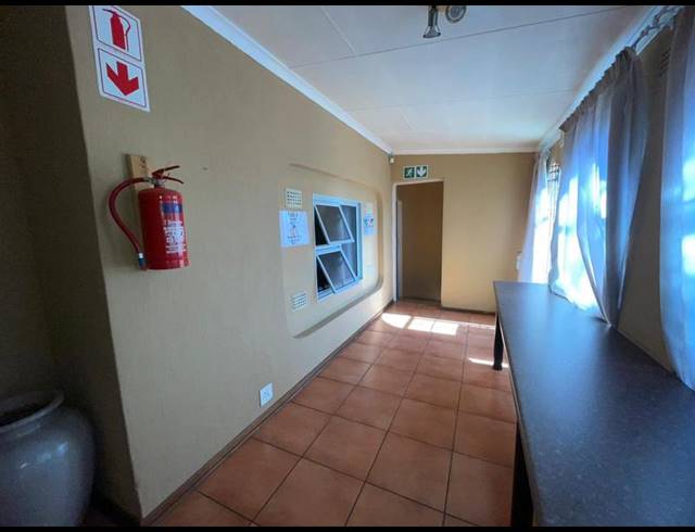 8 BEDROOM HOUSE FOR SALE IN HURST HILL